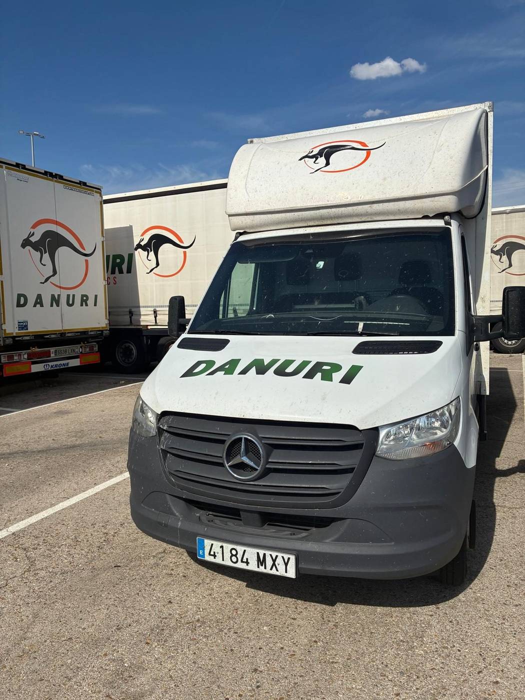 Furgoneta Mercedes Sprinter Luton Danuri para distribución capilar y e-commerce