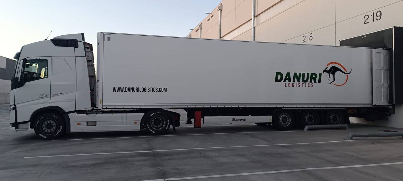 Semirremolque frigorífico Krone con cabeza tractora Volvo FH Danuri Logistics